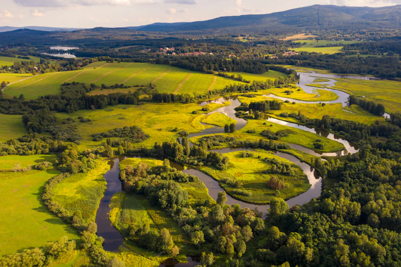 GCSE Geography | Landforms in the middle course (River landscapes 5 ...